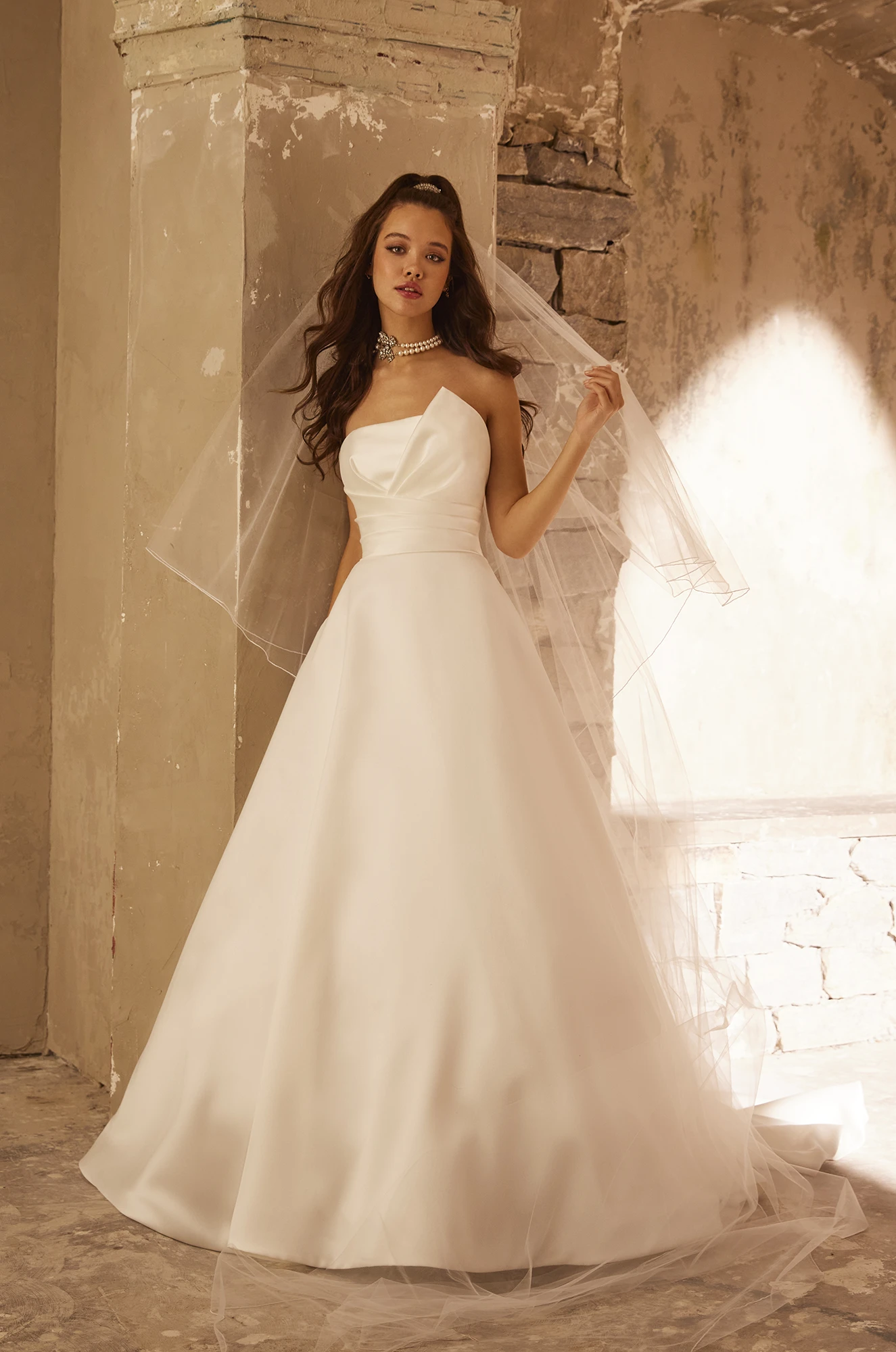 パーティードレス Isabel Draped Side Peplum Dress P5133 | Strapless Fit and Flare Wedding Dress with Removable